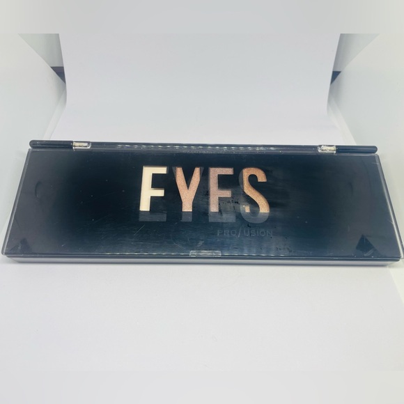 PROFUSION - Eyes -  10 Color Eyeshadow Palette - Picture 2 of 3